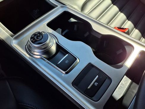 Used 2024 Ford Edge SEL image 8