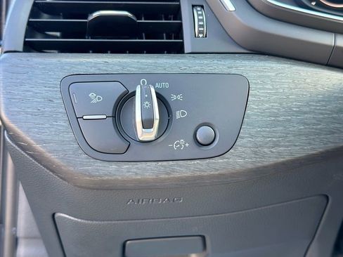 Used 2018 Audi A4 2.0T Premium image 30