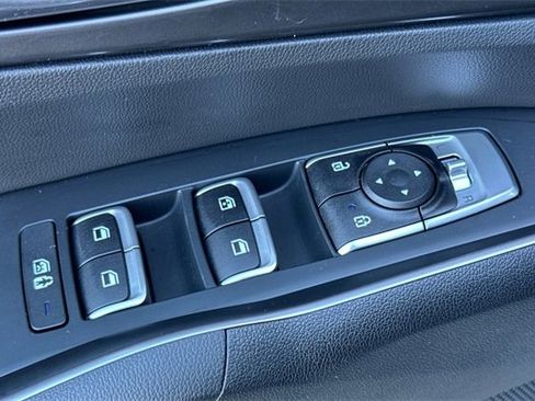 Used 2022 Kia Sorento S image 12