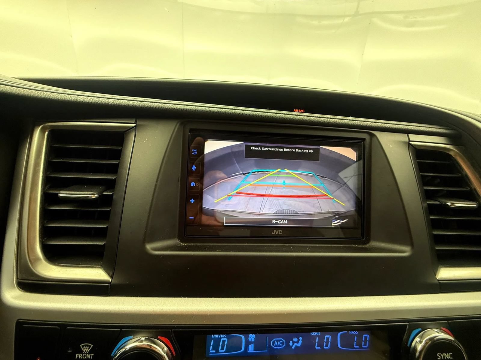 Used 2019 Toyota Highlander XLE AWD/4WD image 40