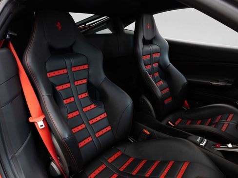 Used 2019 Ferrari 488 GTB RWD image 5