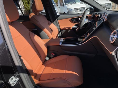 New 2026 Mercedes-Benz GLC 300 image 44