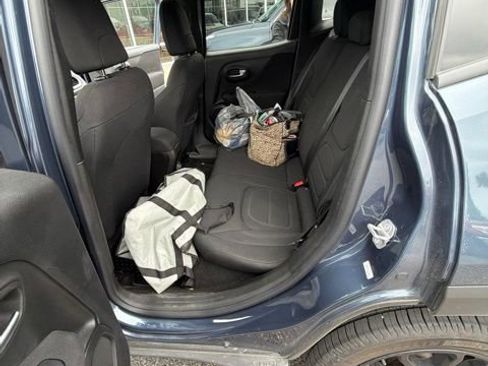 Used 2020 Jeep Renegade Latitude w/ Cold Weather Group AWD/4WD image 6