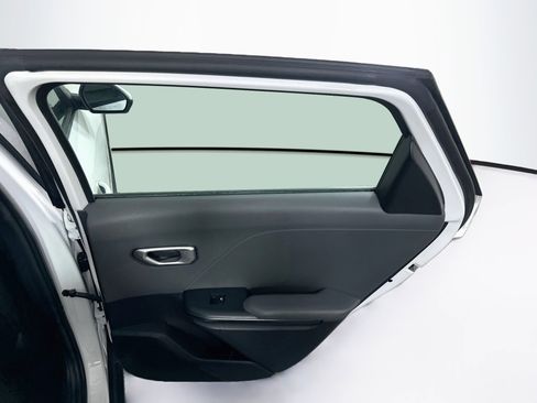 Used 2025 Kia K4 FWD image 29