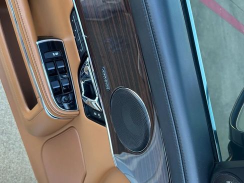 Used 2017 Jaguar XJ L Portfolio image 35