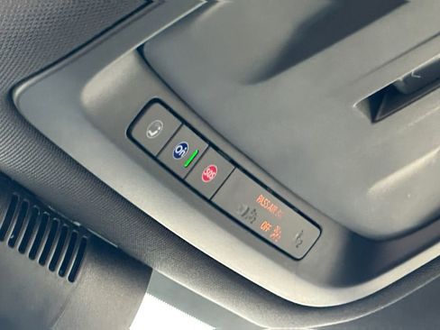 Used 2023 Chevrolet Suburban Premier image 23