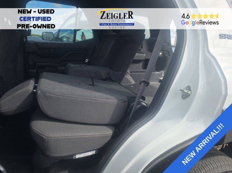 Used 2025 Toyota 4Runner SR5 AWD/4WD image 9