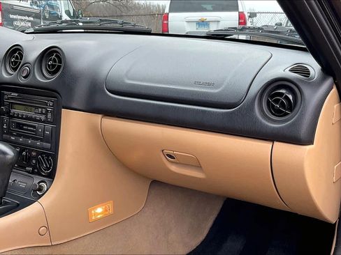 Used 1999 MAZDA MX-5 Miata Touring image 17