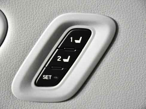 Certified 2025 Honda Pilot EX-L image 35