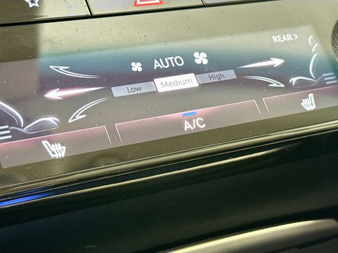 Used 2022 Genesis GV80 2.5T image 25