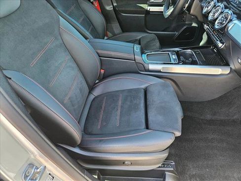 Used 2024 Mercedes-Benz GLB 35 AMG 4MATIC image 22