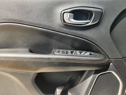 Used 2021 Jeep Compass Limited AWD/4WD image 23
