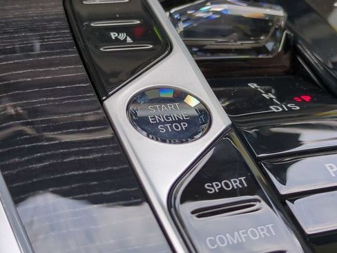 New 2027 BMW X7 xDrive40i w/ Executive Package AWD/4WD image 28