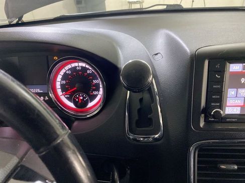 Used 2017 Dodge Grand Caravan SE FWD image 44