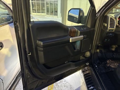 Used 2016 Ford F150 Lariat image 11