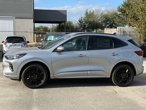Used 2023 Ford Escape ST-Line Elite w/ Premium Technology Package AWD/4WD image 4