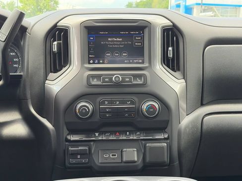 Used 2022 Chevrolet Silverado 2500 Custom w/ Custom Value Package AWD/4WD image 20