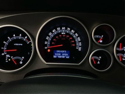 Used 2014 Toyota Sequoia Platinum image 21