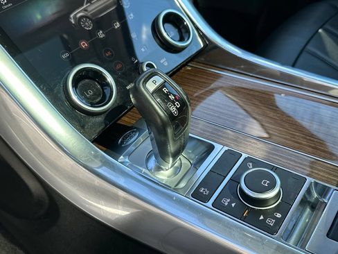 Used 2019 Land Rover Range Rover Sport HSE AWD/4WD image 18