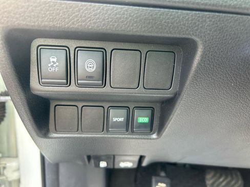 Used 2021 Nissan Rogue Sport S image 18