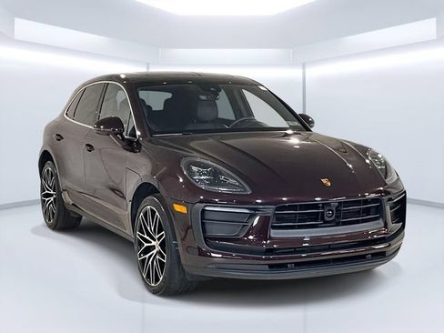 Certified 2026 Porsche Macan AWD/4WD image 9