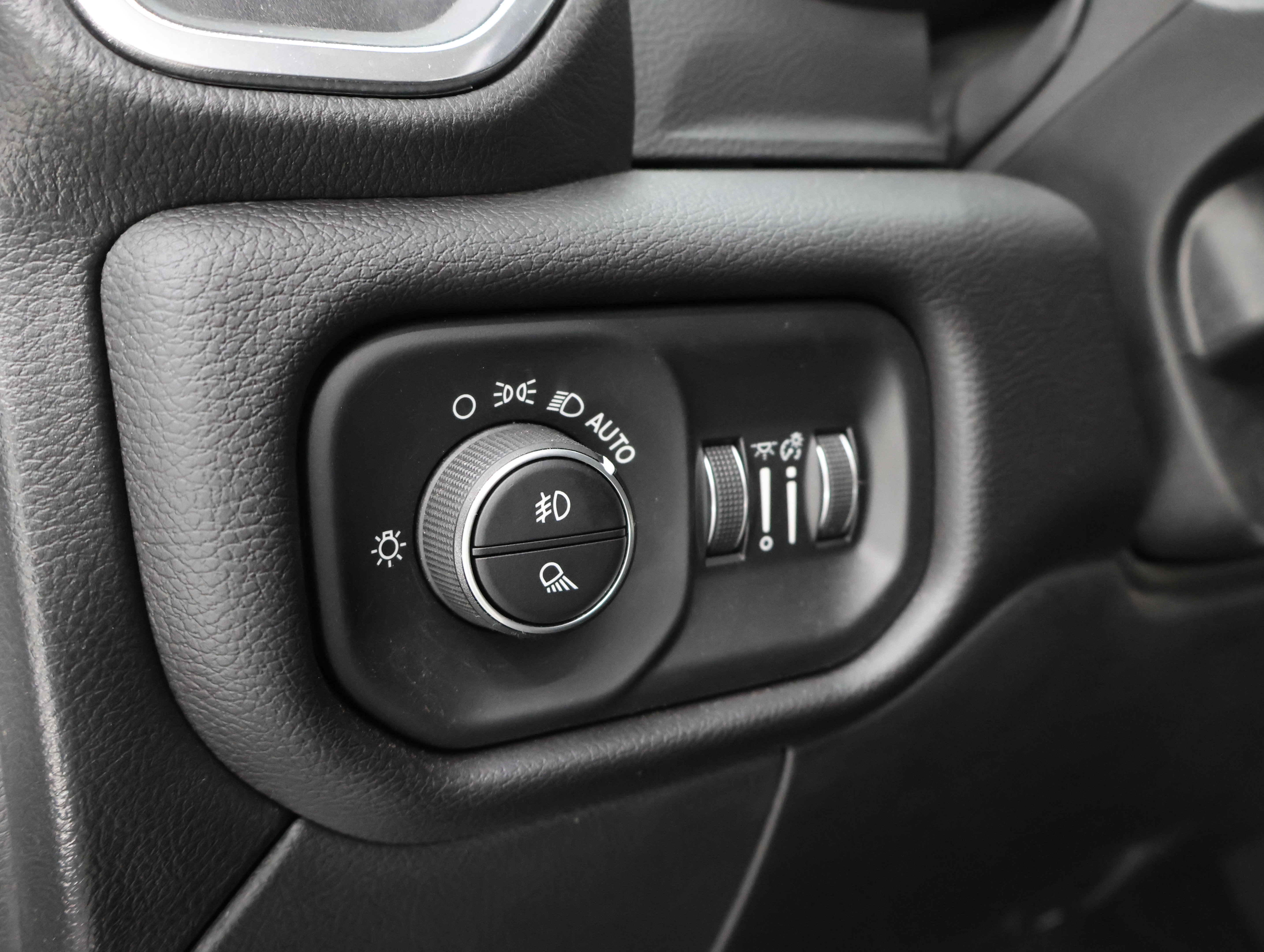 Used 2024 RAM 2500 Laramie AWD/4WD image 45