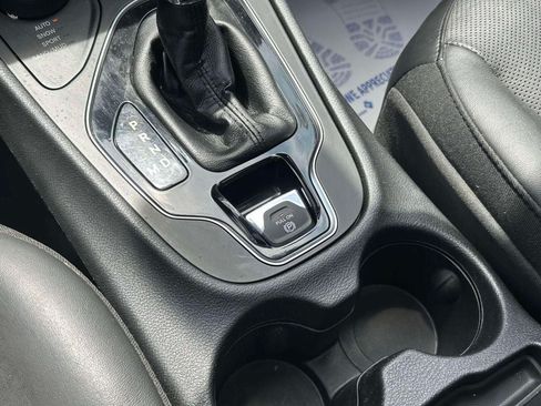 Used 2019 Jeep Cherokee Limited AWD/4WD image 34