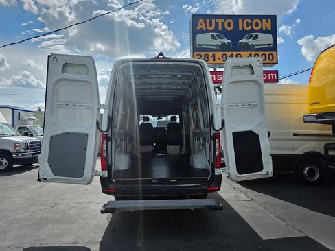 Used 2019 Mercedes-Benz Sprinter 170 image 12