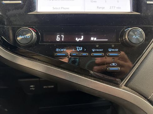 Used 2019 Toyota Camry SE image 27