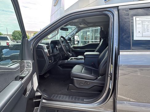 Used 2025 Ford F350 Lariat w/ Lariat Ultimate Package AWD/4WD image 13