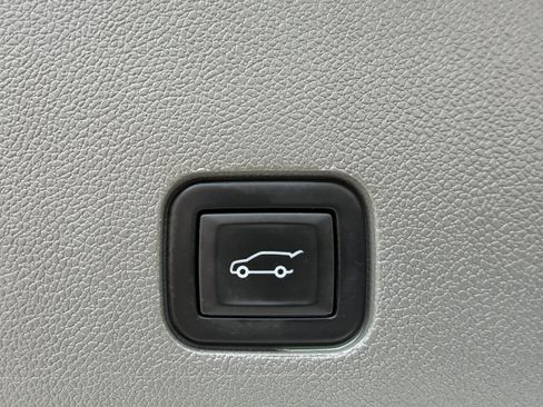 Used 2024 Cadillac XT6 Premium Luxury w/ LPO, Floor Liner Package AWD/4WD image 19