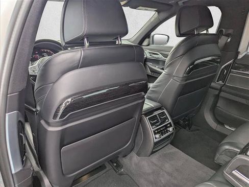 Used 2021 BMW 740i w/ Luxury Rear Seating Package RWD image 25