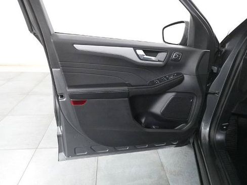 Certified 2025 Ford Escape Platinum AWD/4WD image 24