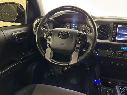 Used 2022 Toyota Tacoma TRD Sport w/ Technology Package RWD image 27