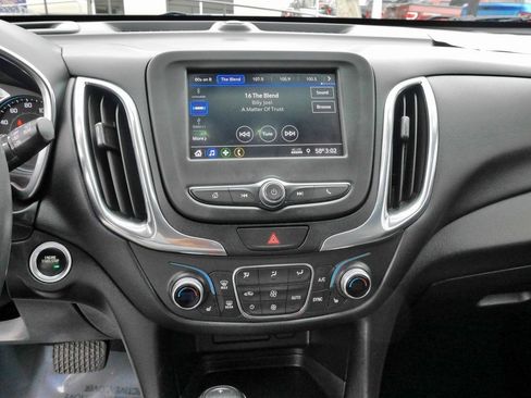 Used 2021 Chevrolet Equinox LT image 30