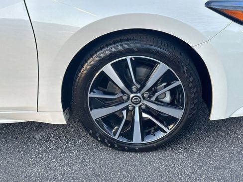 Used 2023 Nissan Maxima SV w/ Floor Mat Group image 12