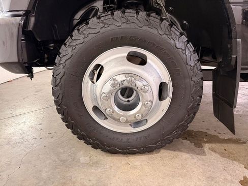 Used 2021 Ford F350 Platinum w/ FX4 Off-Road Package image 14