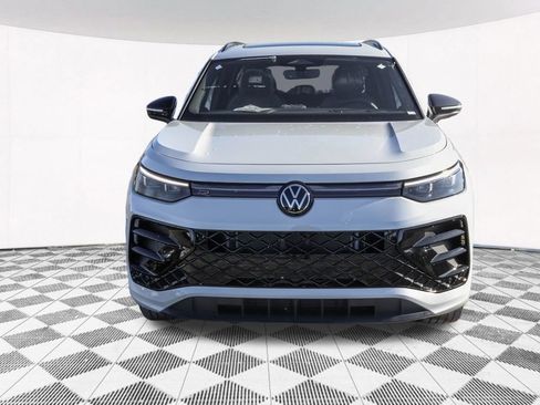 Certified 2026 Volkswagen Tiguan SE R-Line AWD/4WD image 12