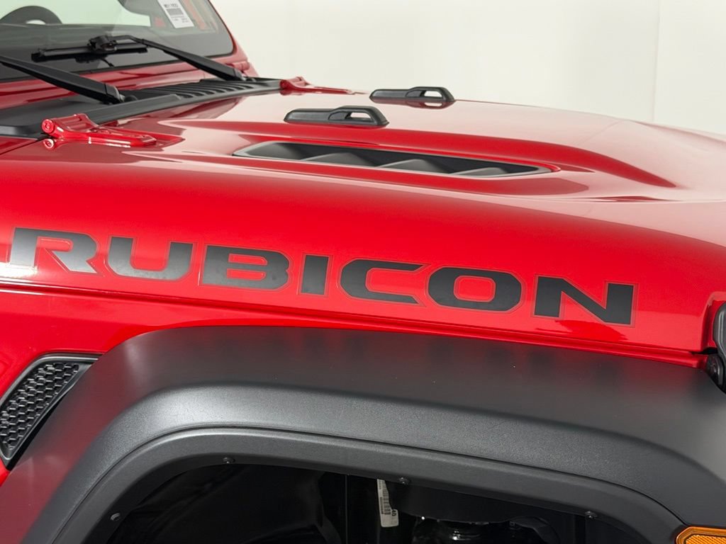 Used 2025 Jeep Wrangler Unlimited Rubicon w/ Convenience Group AWD/4WD image 15