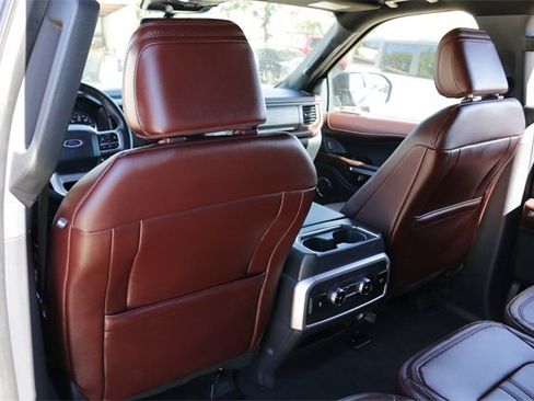 Used 2024 Ford Expedition Limited image 23