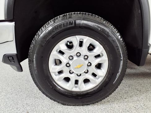 Used 2024 Chevrolet Silverado 3500 LT w/ Z71 Off-Road Package image 19
