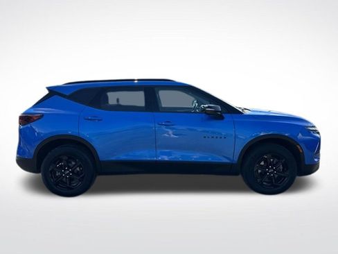 Used 2024 Chevrolet Blazer LT w/ Midnight/Sport Edition FWD image 7