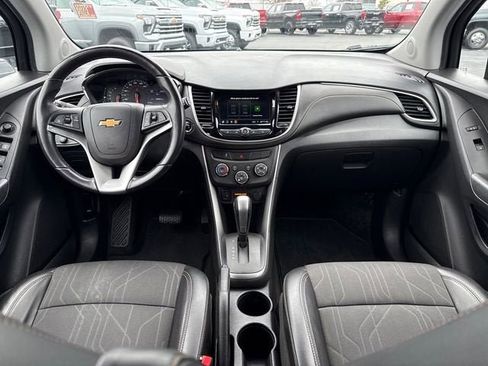 Used 2019 Chevrolet Trax LT w/ LT Convenience Package FWD image 13