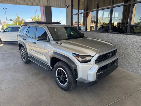 Used 2025 Toyota 4Runner TRD Off-Road image 4