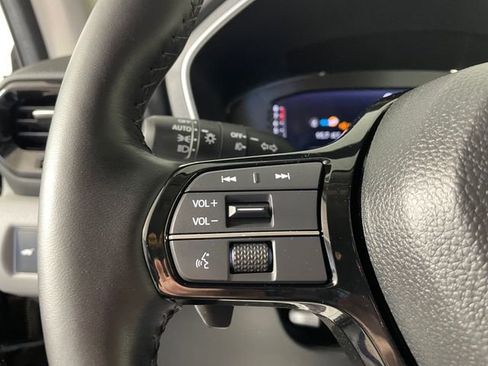 Certified 2025 Honda Pilot Elite image 11