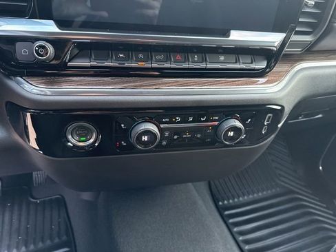 Used 2024 Chevrolet Silverado 1500 LT image 24