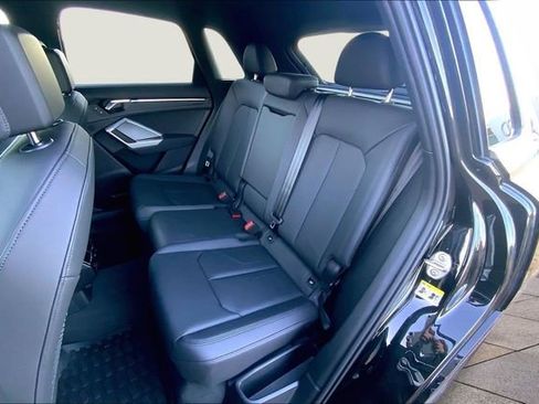 Certified 2025 Audi Q3 2.0T Premium w/ Convenience Package image 18