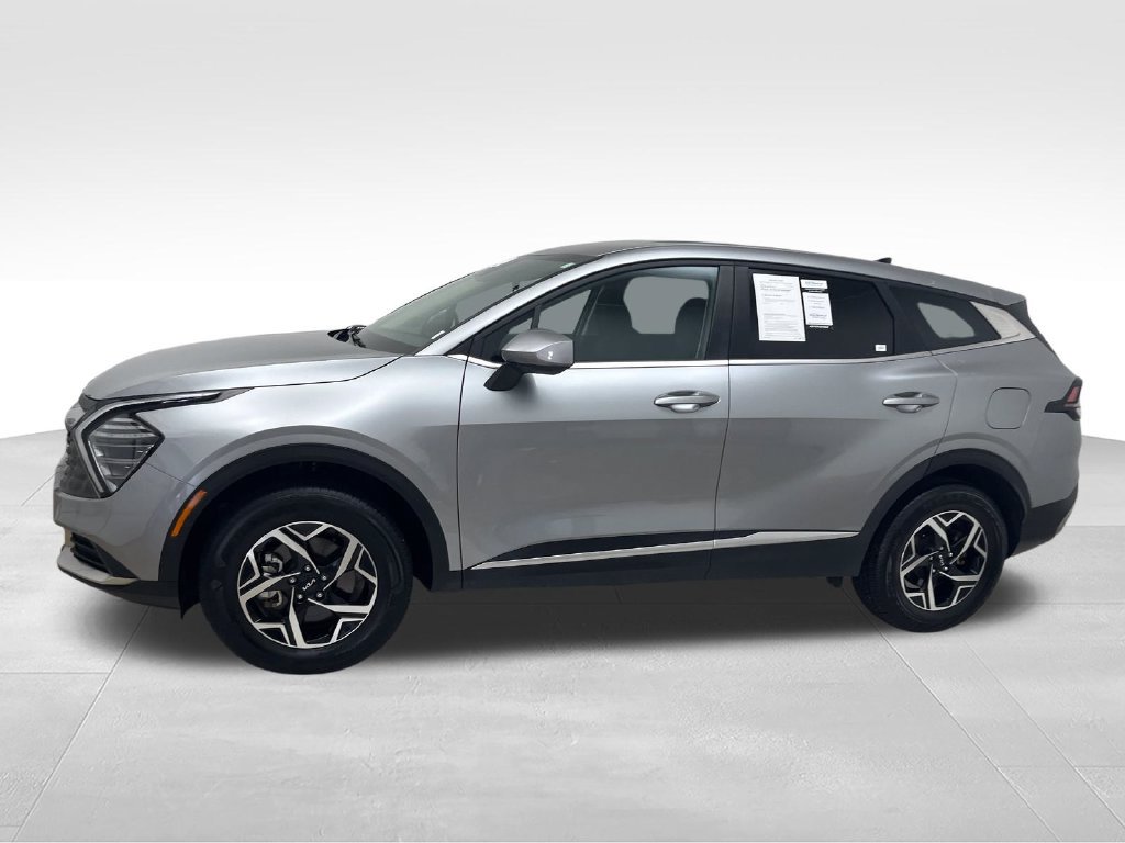 Used 2025 Kia Sportage LX AWD/4WD image 3
