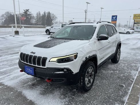Used 2021 Jeep Cherokee Trailhawk w/ Sun, Sound & Nav Group image 34