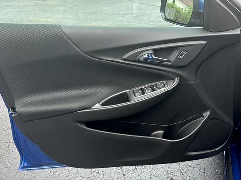 Used 2023 Chevrolet Malibu RS w/ LPO, Floor Liner Package FWD image 9